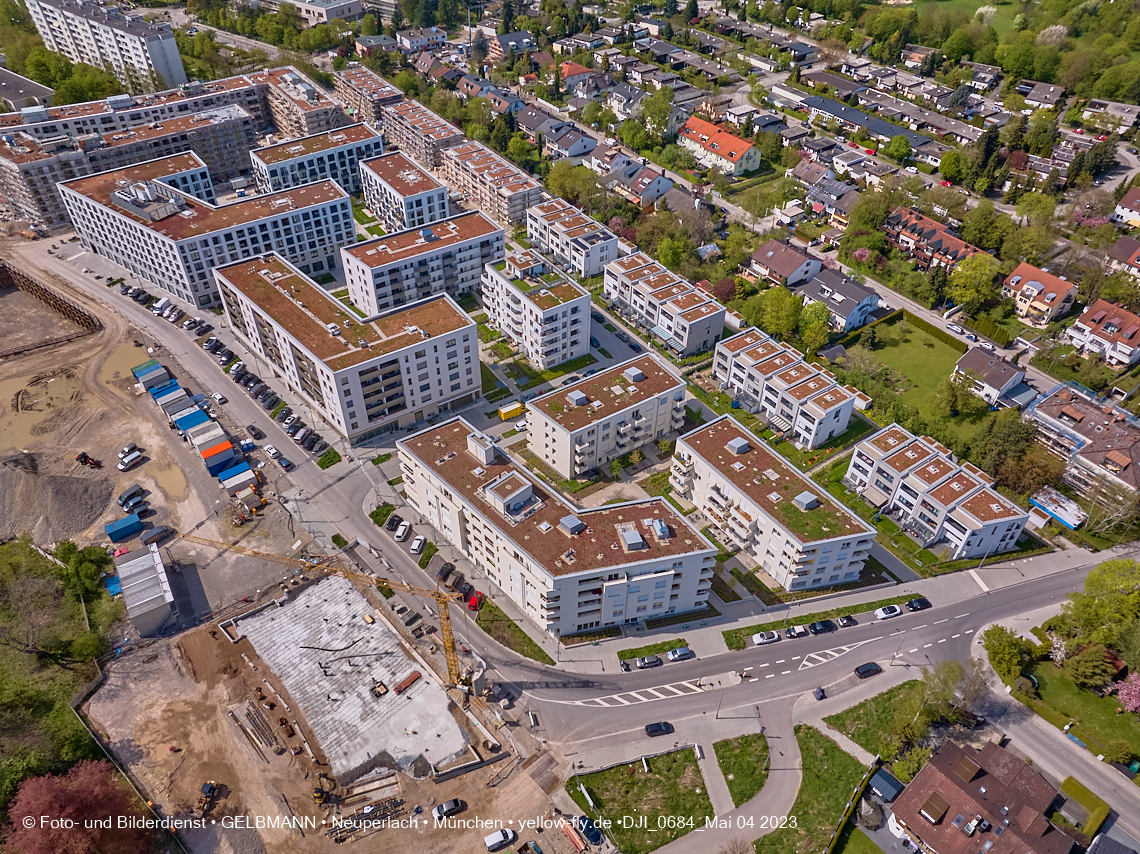 04.05.2023 - Luftbilder vom Alexisqaurtier und Pandion Verde in Neuperlach